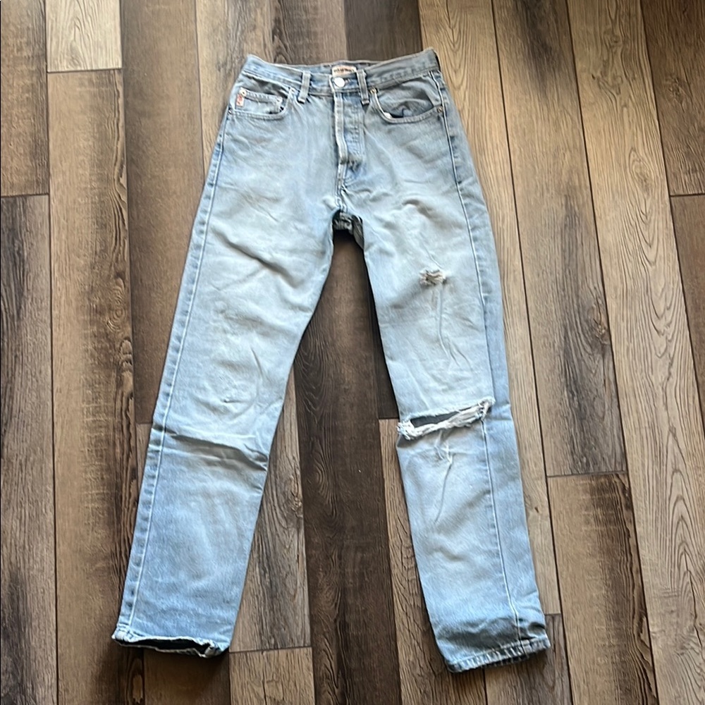 Vintage Guess Jeans | Light Blue Denim W Knee Rip- Women’s size 24